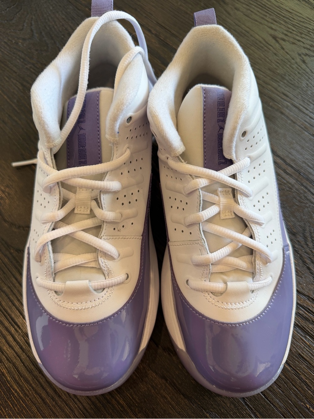 Nike Air Jordan Max Aura 7 White and Purple  6Y - Picture 4 of 11